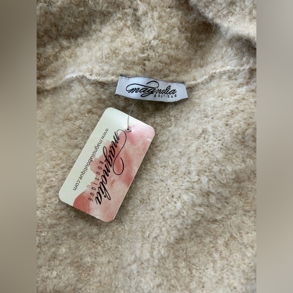 Magnolia Boutique Fuzzy Cardigan, Size L - Picture 4 of 8